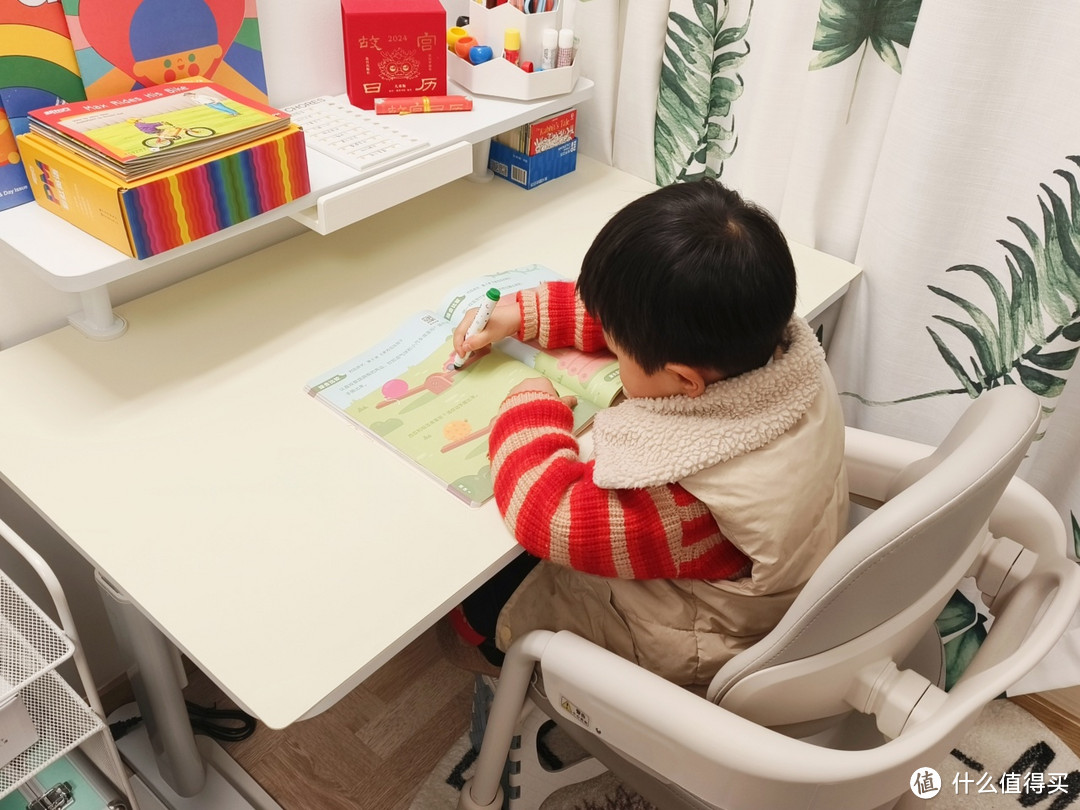 小户型如何规划孩子学习区?来写写我的家庭改造思路和使用感受~